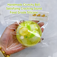 Balle sensorielle anti-stress en silicone de qualité alimentaire, motif cerise, sonore et croquante