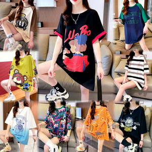 ลดล้างสต็อกโรงงาน เสื้อยืดลำลองผู้หญิงขายส่ง จัดส่งแบบสุ่ม แพ็คเกจรวมสินค้าฤดูร้อน - Product Image 2