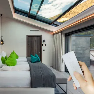 Uzaktan kumanda açılış ev çatı akıllı akıllı havalandırma alüminyum çerçeve çift camlı sürgülü çatı ışık