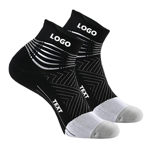 FREE DESIGN & MOCK-UP <span class=keywords><strong>Chaussettes</strong></span> de sport <span class=keywords><strong>personnalisées</strong></span> de haute qualité <span class=keywords><strong>Chaussettes</strong></span> athlétiques à tube court unisexes <span class=keywords><strong>Chaussettes</strong></span> de sport <span class=keywords><strong>personnalisées</strong></span> pour la course à pied - Product Image 3