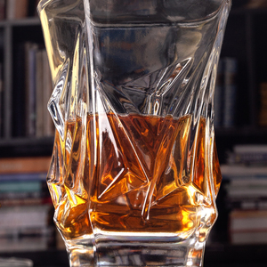 Vente en gros d'usine NOVARE Ensemble de carafes à <span class=keywords><strong>whisky</strong></span> en cristal sans plomb de 950 ml avec boîte personnalisée, usage domestique, style bohème - Product Image 3