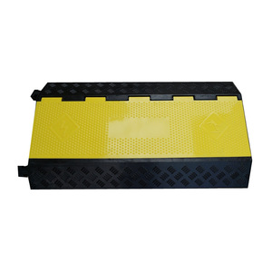 Passerelle pour câbles à trois lignes <span class=keywords><strong>de</strong></span> grande taille 900*500*65mm, ralentisseurs <span class=keywords><strong>de</strong></span> vitesse, protection des câbles au sol, anti-circulation, <span class=keywords><strong>passage</strong></span> pour câbles à 6 voies - Product Image 2