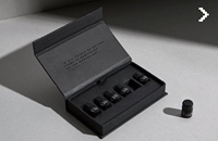 Boîte cadeau noire mate personnalisée de luxe avec fermeture magnétique, écologique, réutilisable, insert en mousse personnalisé, impression quadricolore