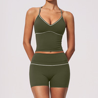 Set Olahraga Warna-Warni Bahan Beludru Halus Model V-Neck Halter Kontrol Perut Pinggang Tinggi Penyerap Keringat 2 Potong Celana Pendek Yoga