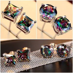 Pendientes clásicos de cuatro puntas con piedras de colores, adornos modernos unisex para las orejas - Product Image 1