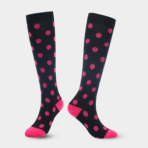 Calcetines de compresión de nailon con lunares para correr, ciclismo, deportes, jóvenes de 18 a 40 años - Product Image 1