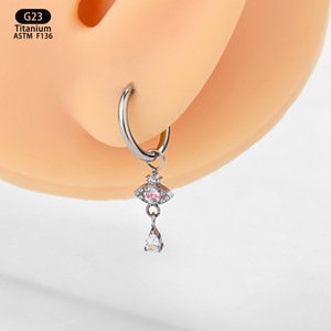 Boucles d'oreilles œil de démon en titane 8 mm G23 avec incrustation de zircon en forme de goutte d'eau, bijoux de piercing tendance - Product Image 4