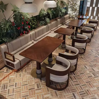 Modernes Massivholz Restaurant-Sitzgruppen-Set Elegante Rattan Weich Gepolsterte Café-Esszimmermöbel für Bistro Hotel