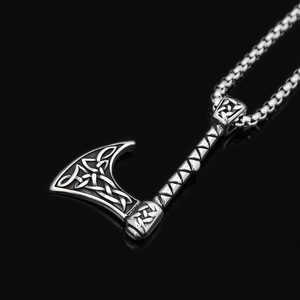 Yunnique – collier avec pendentif hache viking en acier inoxydable, bijoux à la mode pour hommes, cadeau, design à long manche, couleur acier, chaîne de 3mm, 60cm - Product Image 3