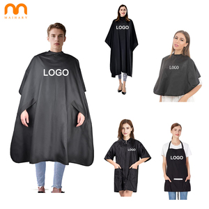 ผ้าคลุมตัด<span class=keywords><strong>ผม</strong></span>สำหรับลูกค้าร้านทำ<span class=keywords><strong>ผม</strong></span>มืออาชีพ พร้อมโลโก้สั่งทำ สีดำ โพลีเอสเตอร์ กันน้ำ มีช่องสำหรับแขน - Product Image 1