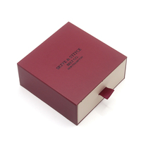 Boîte cadeau rigide avec logo personnalisé, couleur bordeaux, style tiroir coulissant