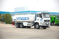 Camion-citerne SHACMAN avec moteur Weichai, conception robuste pour le transport de carburant, vente chaude en Afrique