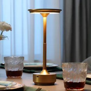 Restaurant luxe sans fil rechargeable en aluminium métal tactile hôtel bar salon lecture décoration led lampe de table