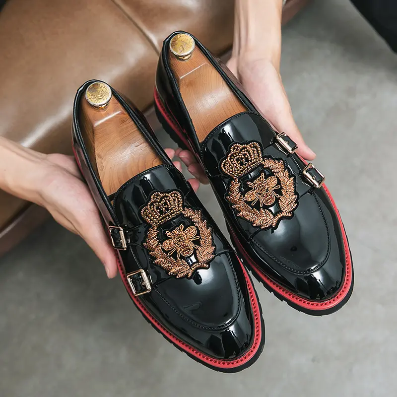 Trendy embroidered loafers men shoes hot sellers large size leather shoes 38-48