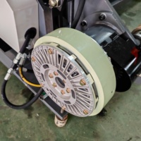 Nouveau type de rouleau de papier imprimé artisanal en carton entièrement automatique pour rouler la machine à refendre avec enrouleur d'arbre à air