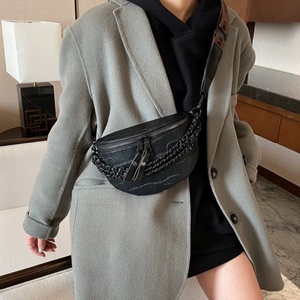 Sac bandoulière femme style décontracté de célébrité d'Internet, sacoche de poitrine rétro tendance avec chaîne élégante et large sangle d'épaule B25 - Product Image 2