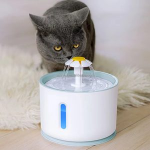 Distributeur d'<span class=keywords><strong>eau</strong></span> automatique portable en silicone pour animaux de compagnie Mangeoire d'<span class=keywords><strong>eau</strong></span> pour chats et chiens pour une utilisation en intérieur Bouteilles d'<span class=keywords><strong>eau</strong></span> élégantes - Product Image 5