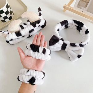 Ensemble bandeau et bracelets en tissu imprimé vache, doux, noir et blanc à pois, pour le lavage du visage, le maquillage, le spa, les soins de la peau, cadeau mignon - Product Image 2