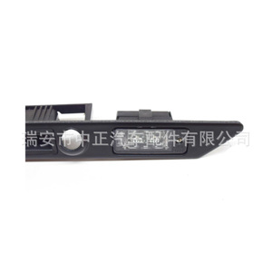 ไฟส่องป้ายทะเบียนหลังออดี้ รุ่น 4E0827574M3FZ สีดำ สำหรับเปลี่ยนฝาท้ายรถ - Product Image 4