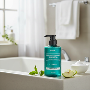 Shampoo antipelliculaire KUNDAL à la pomme et au thé vert | 500 ml - Product Image 3