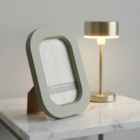 Cadre photo en bois MDF écoresponsable, couleur unie, bords arrondis, durable, plusieurs tailles 4*6 5*7, sur pied ou à poser sur bureau, vente en gros