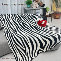 Plaid Zèbre Noir et Blanc Demi-Velours 170x130cm Impression Personnalisée Audacieuse Toutes Saisons Doux et Chaud pour Canapé Maison Vente en Gros Personnalisée