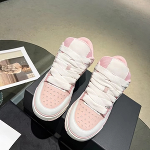 Calzado deportivo de lujo para mujer, de diseñador, de alta calidad, moderno, flexible, ligero y antideslizante. - Product Image 1