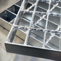 Grille de sol en acier au carbone moulé durable, cage à pigeons de course, grille anti-corrosion, certifiée ISO9001, moderne