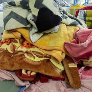 PJ07 Coperta in flanella usata di alta qualità, super calda, in balle, per la vendita all'ingrosso - Product Image 6