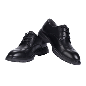 Chaussures de style Oxford de haute qualité conçues pour les hommes. Chaussures de ville confortables en cuir de haute qualité, fabriquées à la main. - Product Image 5