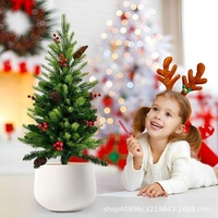 LE-254 Mini Künstlicher Weihnachtsbaum mit Bodenständer, 80 cm Kiefernzapfen-Beeren-Weihnachtsbaum für Außenbereich & Partydekoration