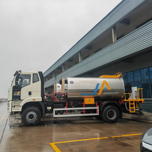 Camion distributeur d'asphalte FAW 4X2, réservoir de 10000-12000L, véhicule intelligent de pulvérisation de bitume - Product Image 5