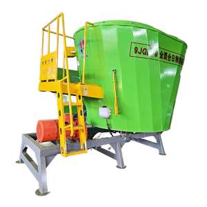 Le mélangeur vertical TMR est <span class=keywords><strong>un</strong></span> excellent outil pour broyer, déchiqueter et pétrir la soie pour l'élevage de bovins et de moutons. - Product Image 4