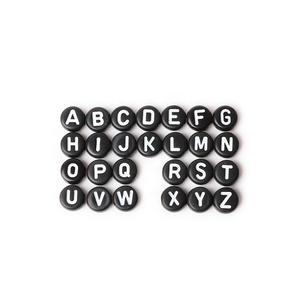 Perles <span class=keywords><strong>de</strong></span> lettres <span class=keywords><strong>de</strong></span> <span class=keywords><strong>l</strong></span>'alphabet acrylique perles <span class=keywords><strong>de</strong></span> coeur d'<span class=keywords><strong>amour</strong></span> blanc noir pour la fabrication <span class=keywords><strong>de</strong></span> bijoux à bricoler soi-même - Product Image 6