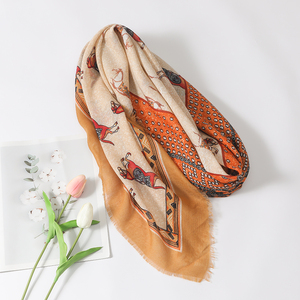 여름 새로운 럭셔리 말 패턴 135*135cm 면 스퀘어 스카프 이슬람 숙녀 세련된 마차 인쇄 스퀘어 면 히잡 숄 - Product Image 2