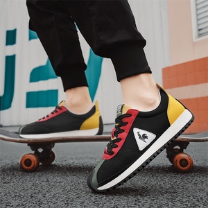 Scarpe Sportive da Uomo Trendy Estate 2026 Traspiranti Ispirate a <span class=keywords><strong>Forrest</strong></span> <span class=keywords><strong>Gump</strong></span> con Suola Spessa e Chiusura con Lacci Vendita all'Ingrosso - Product Image 2