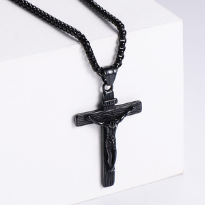 Collar de Cruz de Acero Inoxidable para Hombre |   Colgante de Jesús Crucificado |   Cadena de Oro, Plata y Negro para Regalo de Joyería - Product Image 6