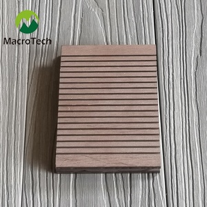 Piso de Madera Sólida WPC de Alta Calidad, Resistente al Agua, con Instalación de Clic, para Uso en Exteriores, Almacenes, Villas y Parques - Product Image 3