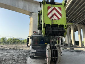 Grúa sobre Camión ZOOMLION Usada de 400 Toneladas, Capacidad de Elevación de 400 Toneladas, Motor y Caja de Cambios Originales, Componentes Principales - Product Image 3