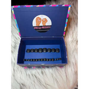 Ensemble de 24 faux ongles noirs mats à presser sur les orteils - Product Image 1