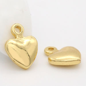 Ciondolo <span class=keywords><strong>a</strong></span> <span class=keywords><strong>forma</strong></span> <span class=keywords><strong>di</strong></span> <span class=keywords><strong>cuore</strong></span> placcato oro 18K per collane fai da te accessori per la creazione <span class=keywords><strong>di</strong></span> gioielli - Product Image 3