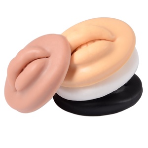 Vente en gros de bijoux de corps de pratique de piercing à lèvres en modèle de bouche en silicone souple flexible avec <span class=keywords><strong>diamant</strong></span> pour outil d'enseignement de crevaison de <span class=keywords><strong>tatouage</strong></span> - Product Image 3