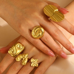 Anillo Abierto de Acero Inoxidable con Diseño de Corazón Espiral y Flor, Chapado en Oro de 18K, para Mujer, Estilo Geométrico Irregular, de Moda y Personalidad Única - Product Image 1