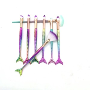 Mermaid Eyeshadow <b>Brush</b> Fishtail Shape 1.3cm Nylon Synthetic Hair Makeup Tool For Eye Shadow - Product Image 1