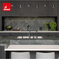Armoire à vin de luxe sur mesure Allandgroup, en bois noir, avec rangement, meuble de cuisine en kit avec îlot central