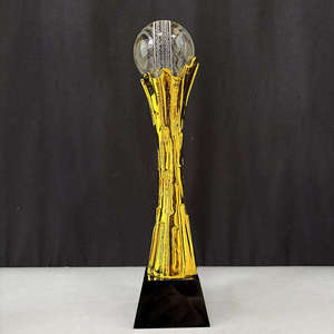 Trofeo <span class=keywords><strong>de</strong></span> Resina y Cristal Personalizado <span class=keywords><strong>de</strong></span> Fábrica, Nuevo, Copa Mundial, Campeón, Dorado, con Grabado Personalizable - Product Image 3