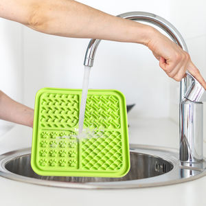 Tapis à lécher en silicone durable et écologique de qualité supérieure, distributeur de nourriture lent avec ventouse pour chiens, chats et petits animaux - Product Image 2