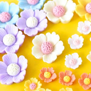 Magnifiques breloques plates en résine en forme de fleurs pour la création de bijoux DIY et accessoires pour coques de téléphone portable - Product Image 3