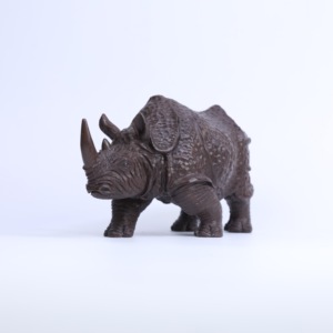 Œuvre d'art en forme de <span class=keywords><strong>rhinocéros</strong></span> sculptée à la main en pierre de café - Artisanat exquis - Product Image 3