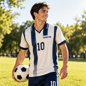 Maillot de football rétro classique personnalisé avec impression numérique sur mesure pour les clubs professionnels - Product Image 1